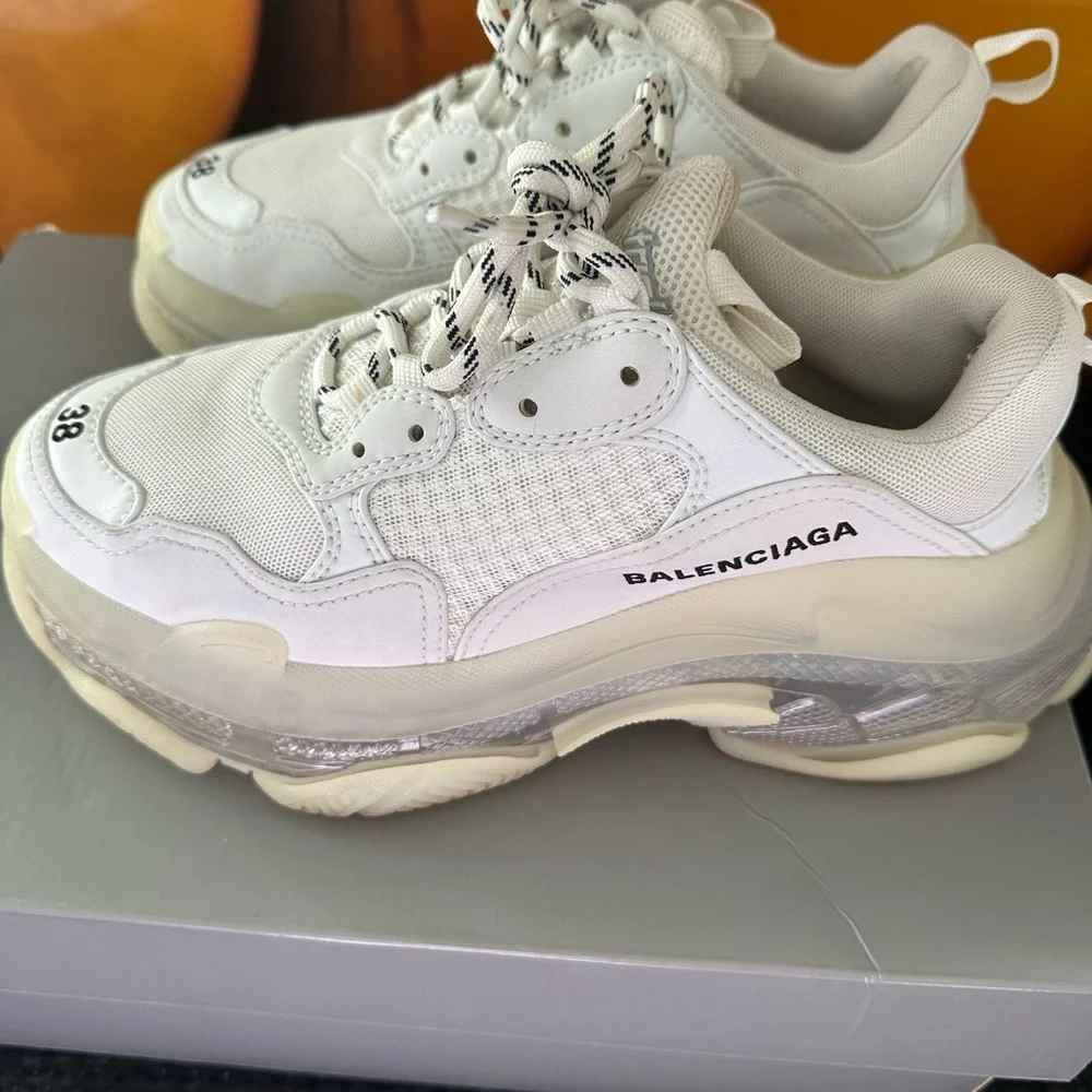 Balenciaga White Sneakers - Picture 2 of 14